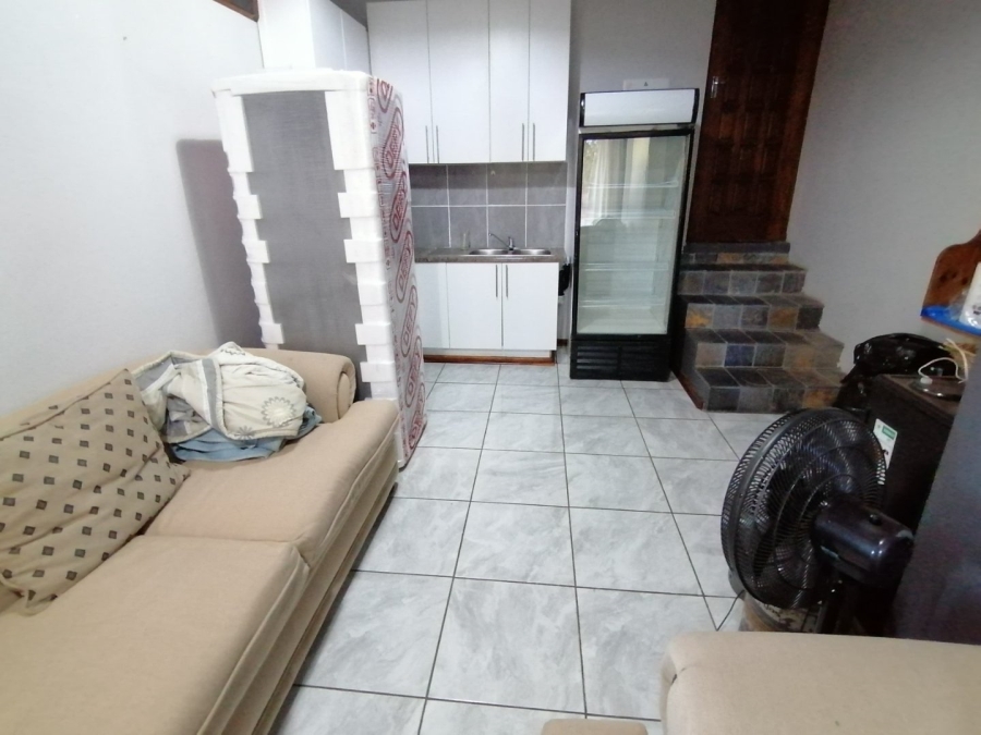 5 Bedroom Property for Sale in Pellissier Free State